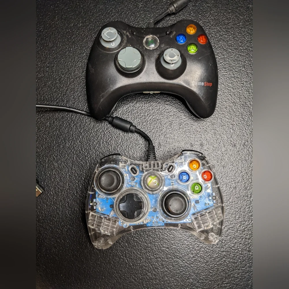 Microsoft Xbox 360 Wired Controllers (2 preowned) Black/Clear